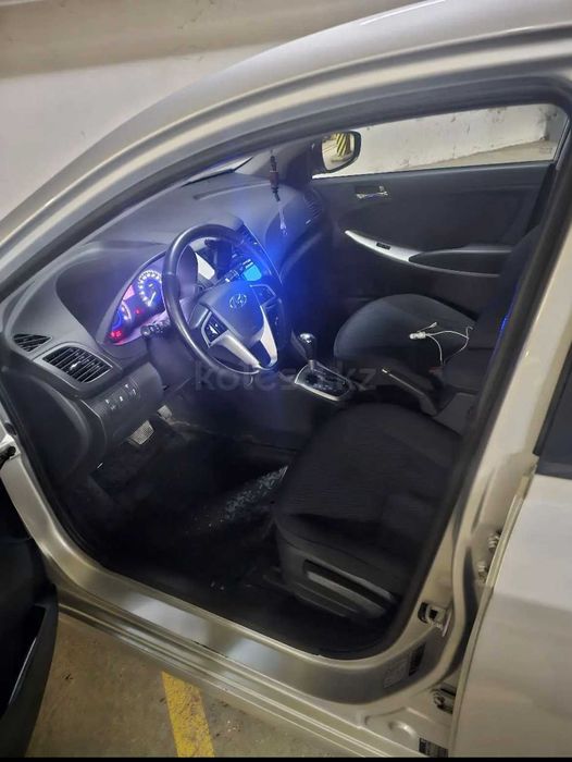 Продаю Hyundai Accent 2011 1.6