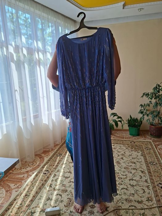 Каждая по 12тыс платья очень дорогие одевали 1 раз