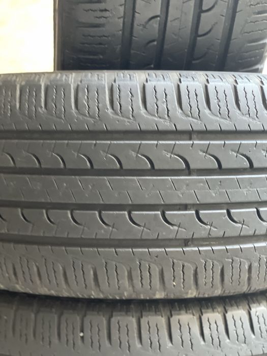 235/50R19 Goodyear Efficientgrip SUV Eqiunox 1