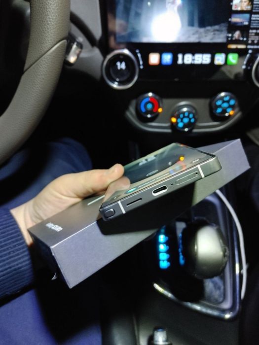 Samsung S25 ultra black titan