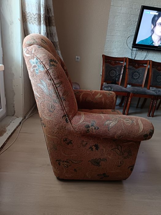 Продам мягкое кресло