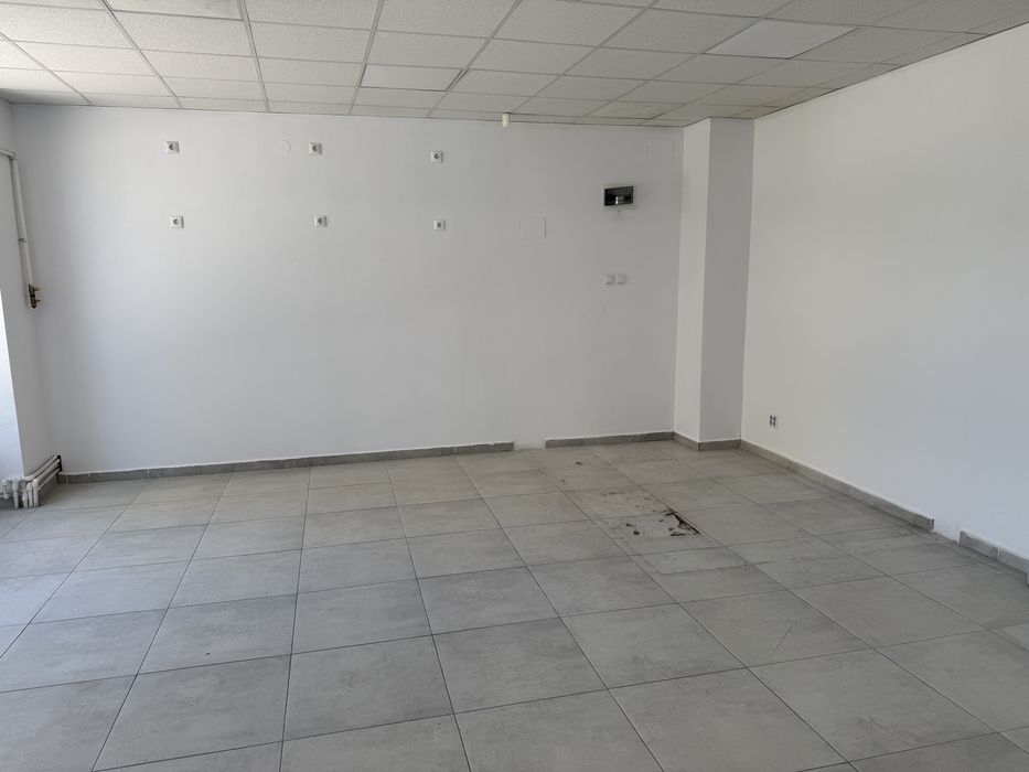 Chirie Spatiu Comercial zona MB