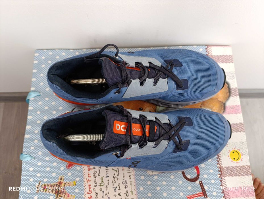 ''On Cloudstratus 2''оригинални маратонки 45.5 номер