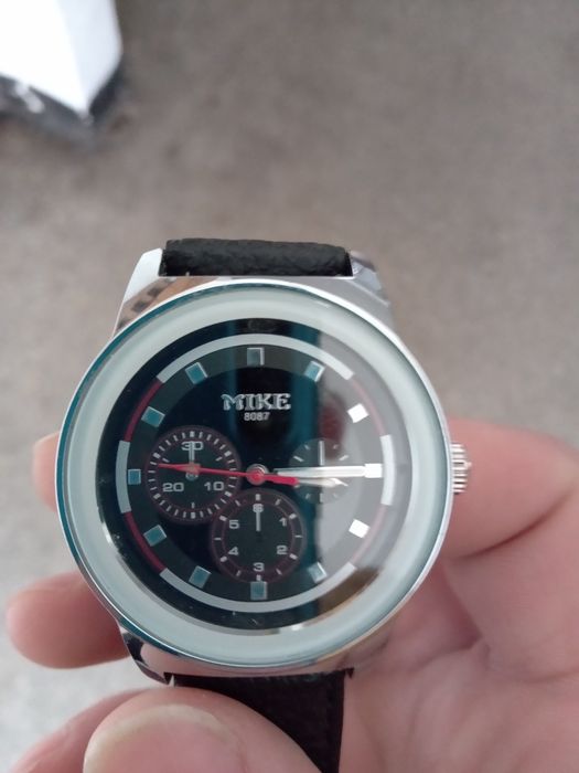 Ceas de mână pe baterie