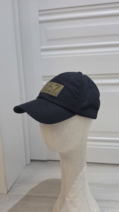 Кепки от EA7, Emporio Armani