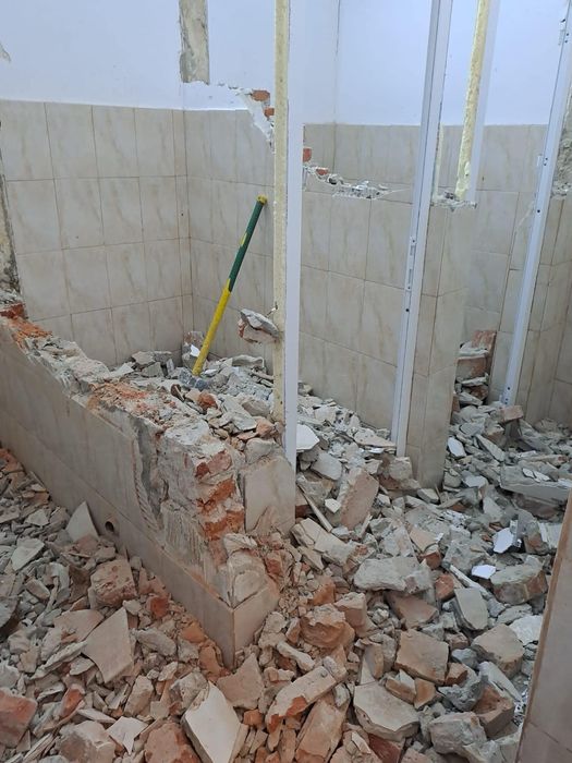 Inchiriez Picamer- Generator -Betoniera / Personal Demolari