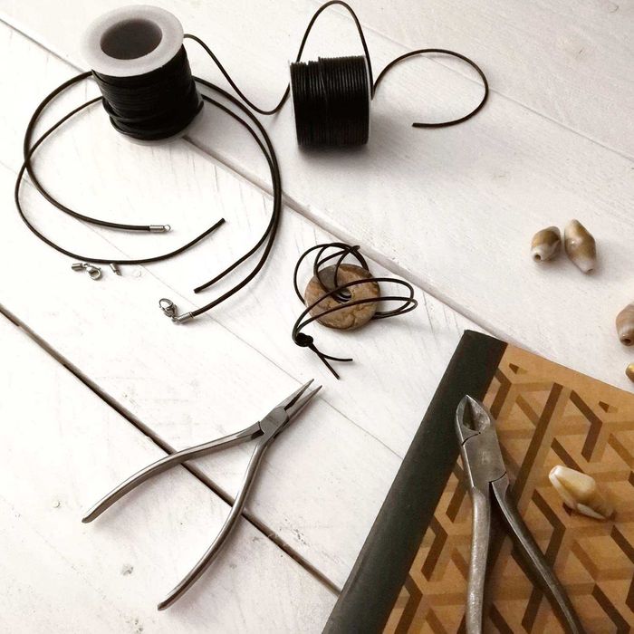 кожена връв, шнур, 2 мм, 3 мм, черно, тъмно кафяво, натурал