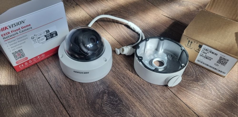 Camera de supraveghere IP Hikvision , 4MP, Nouă in cutie, Garanție