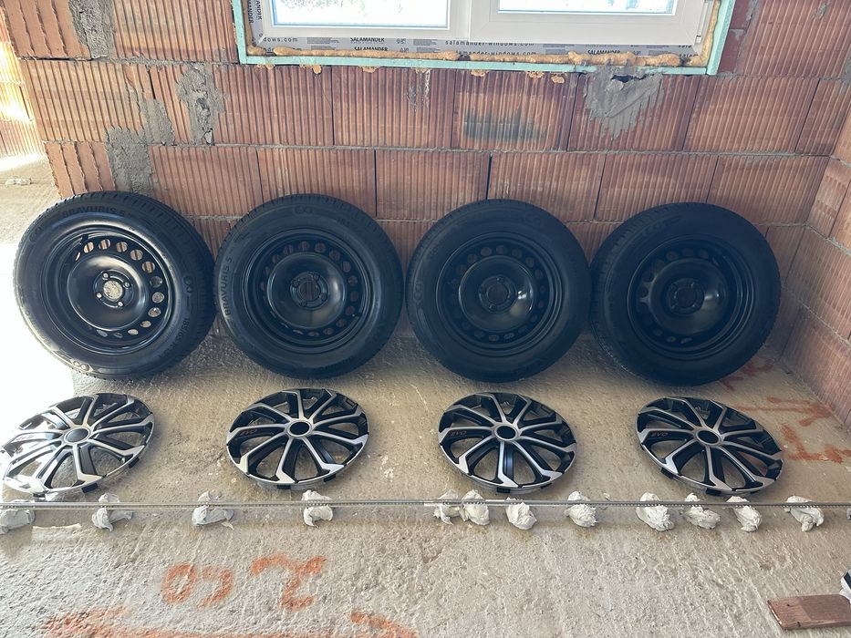 Гуми с джанти + тасове