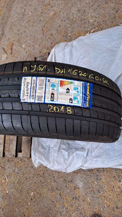 1бр. Нова 225/40/18 Goodyear
