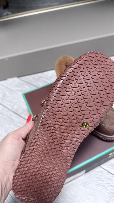 Зимний обувь  шоколадного цвета