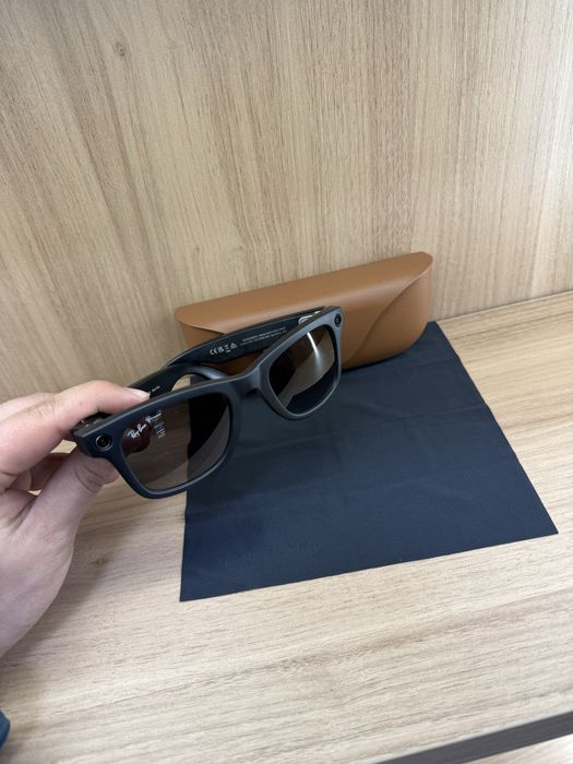 Rayban meta qora oynali