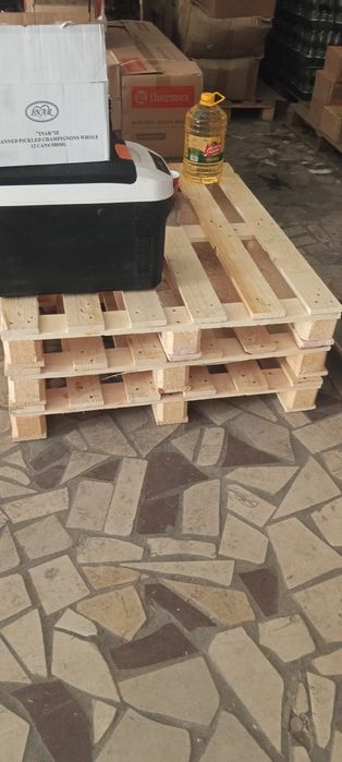 Продам поддоны..