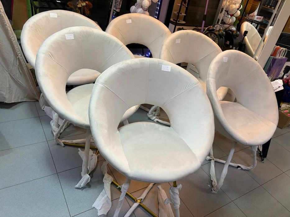 Столове  – нови! 100 лв