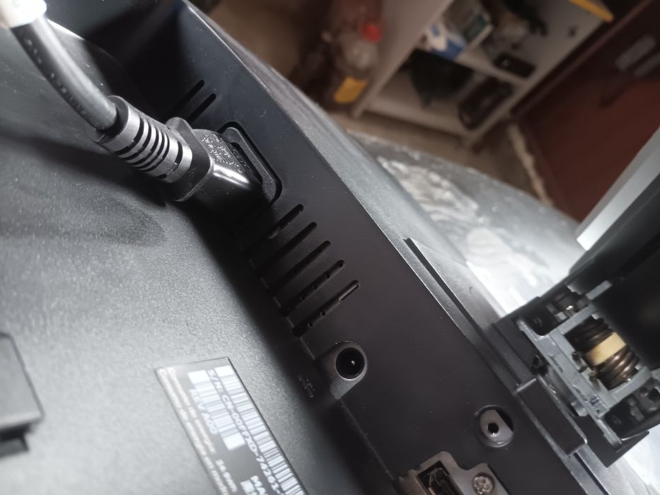 Monitor Calculator PC Diagonală 65cm