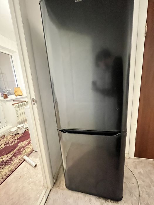 Холодильник сатылады