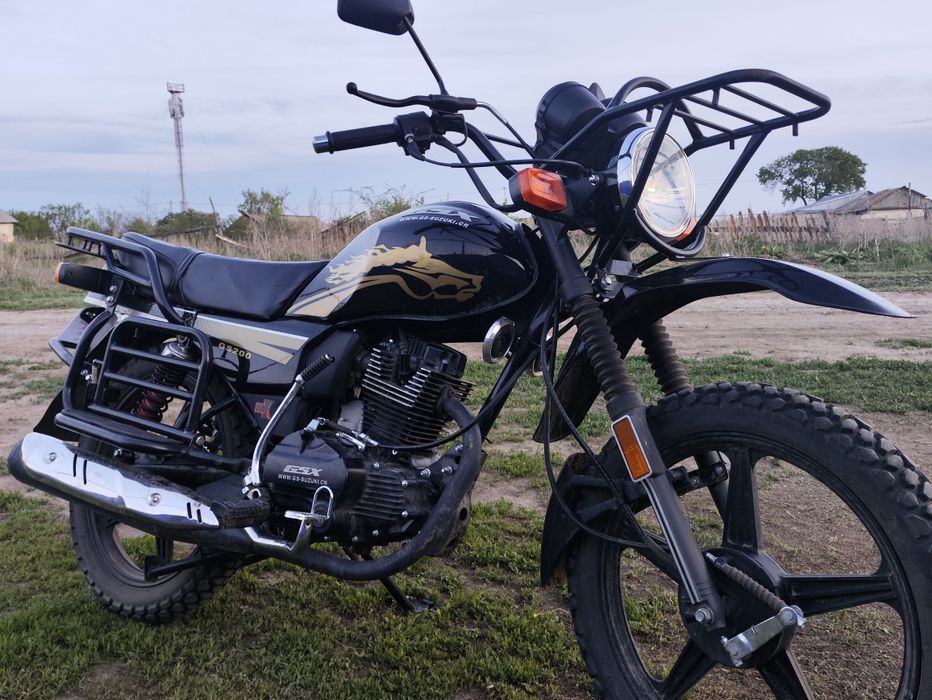 Продам мотоцикл Suzuki gsx 200