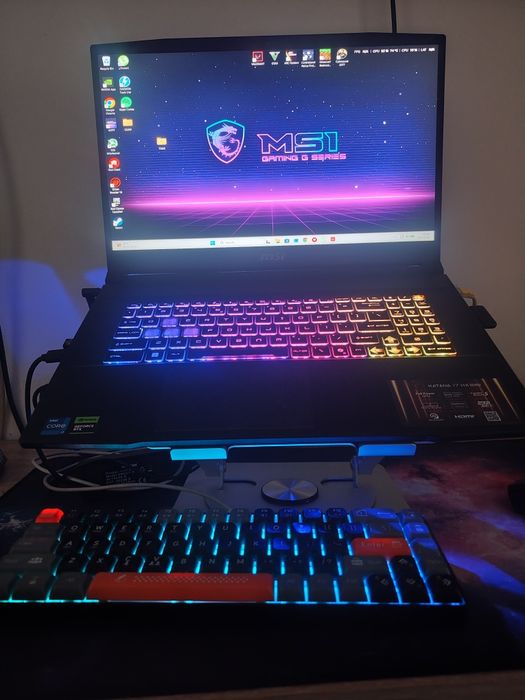 Laptop Gaming MSI Katana 17 HX | i7-14650HX | RTX 5060 | 16GB DDR5 | 17.3" 240Hz 2.5K