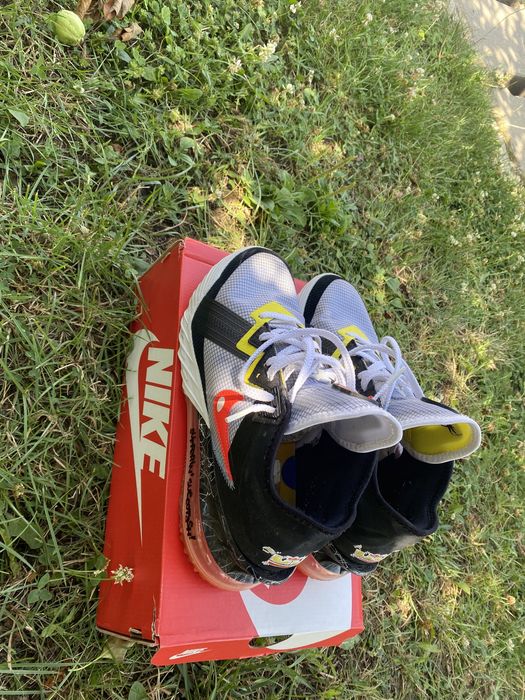 Vând adidași Nike limited edition