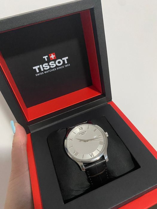 Ceas Tissot original, primit cadou aniversar de 10 ani de muncă.
Nou,