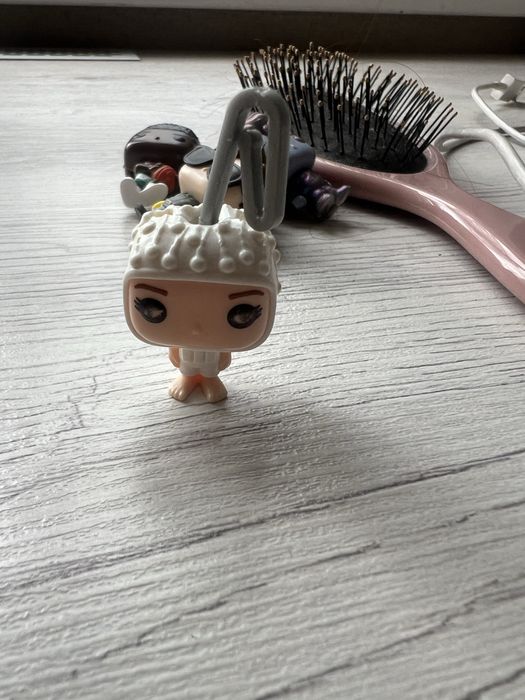 Продам фигурки осд,kinder joy