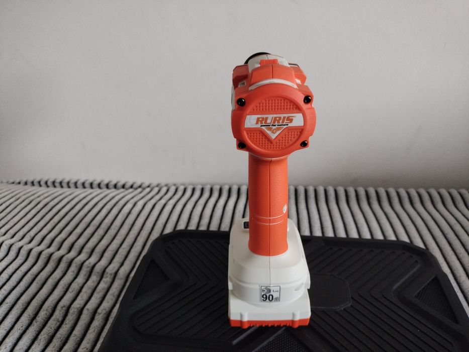 Vând mașină de gaurit și înșurubat Ruris