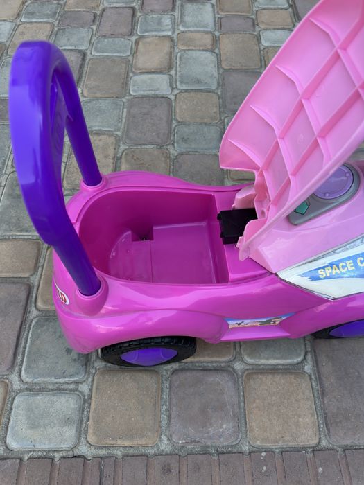 Толокар (машинка-каталка) для девочки