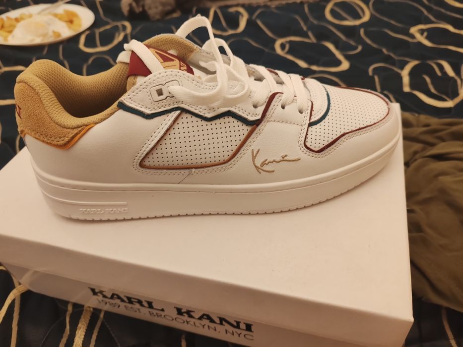 Vând adidași Karl kani