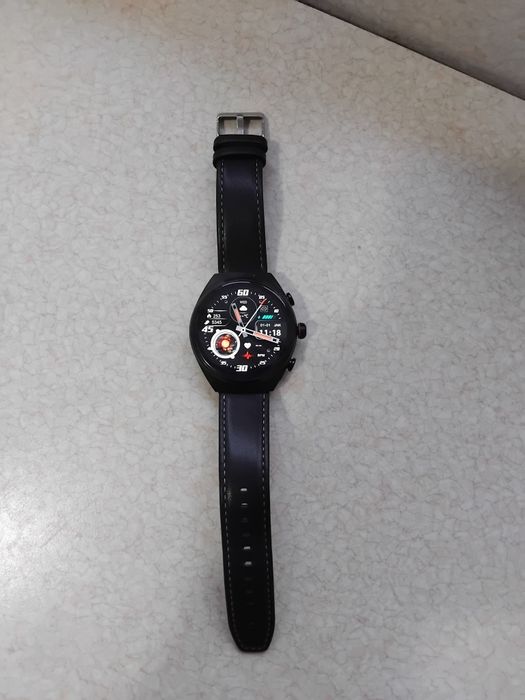 Часы смарт с наушниками б/у