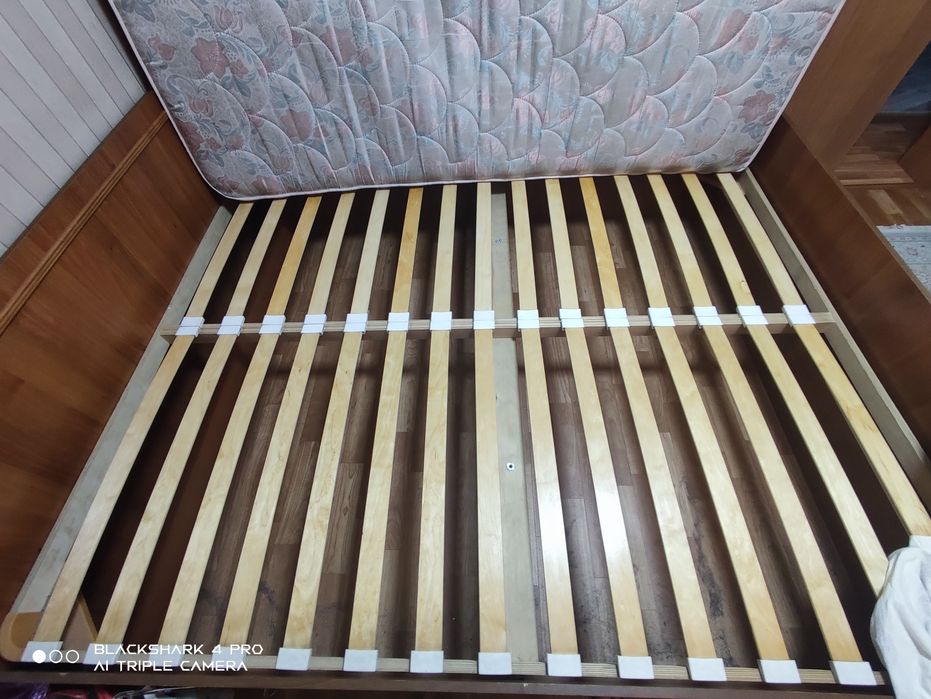 Продам 2-х спальную кровать 2х2