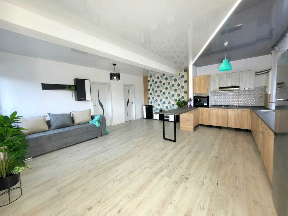 PROPIETAR ap 2 camere in casa,CURTE PROPIE, Sanpetru,Brasov strada asfaltata