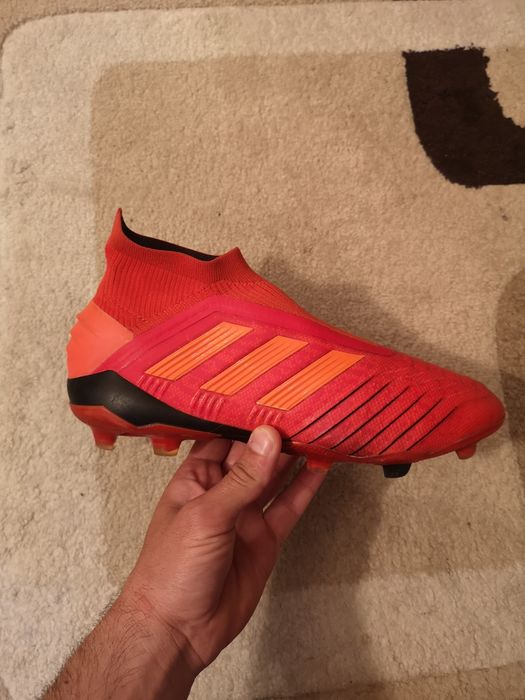 Vând Ghete de fotbal adidas PREDATOR 19+ FG profesionale