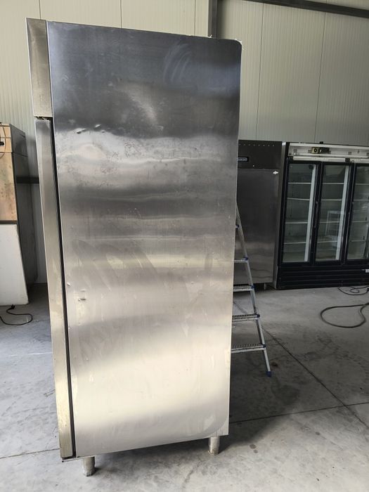 Хладилен шкаф -- 18 -- 22 градуса; 2021 година