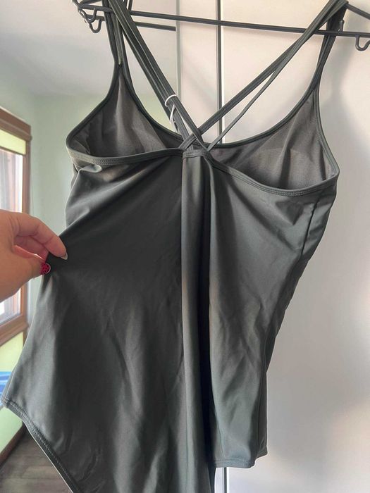 Дамски цял бански