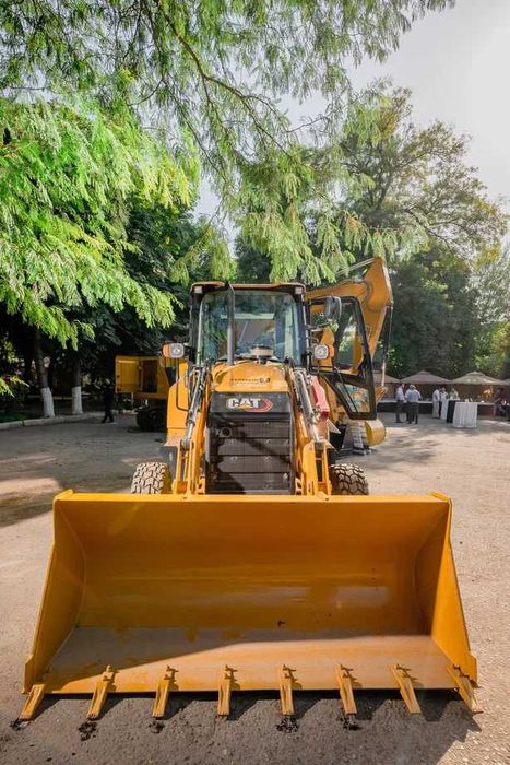 Экскаватор юкловчи CAT 426, Экскаватор погрузчик CAT 426