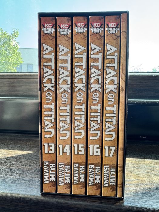 “Attack on Titan”manga bundle-season3,part1,vol.13,14,15,16,17+stories