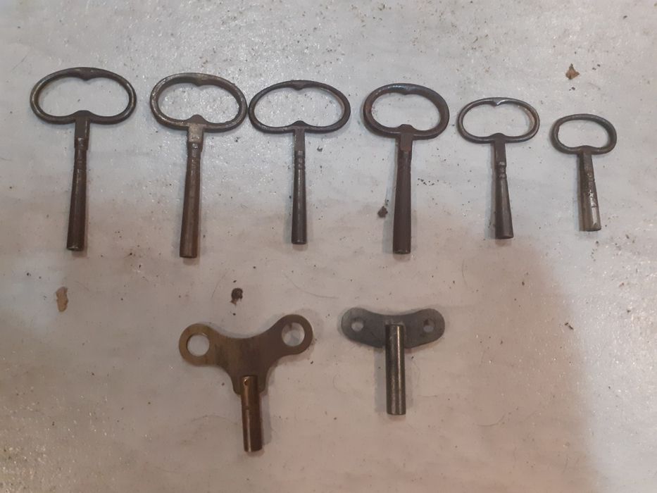 ключ, ключе за френски каминен, настолен, стенен часовник