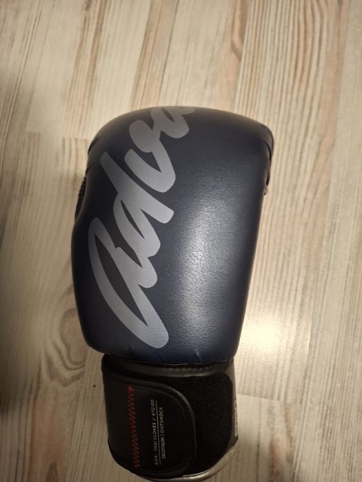 Боксови ръкавици