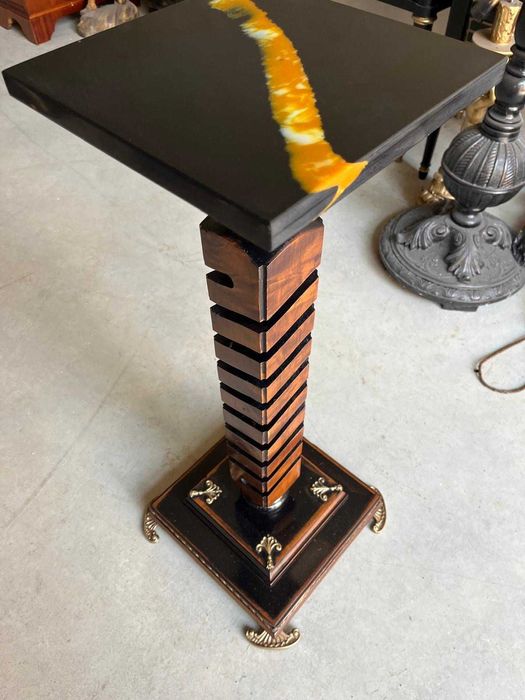 Piedestal Baroc,recent reconditionat!