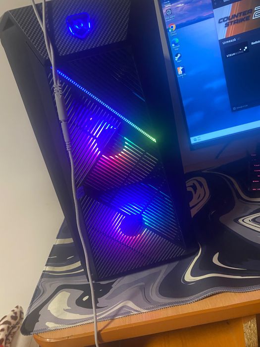 Vând pc în stare bună