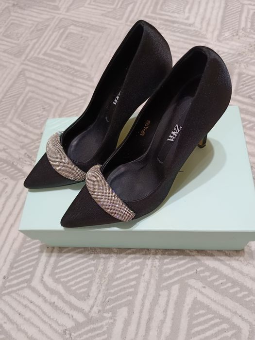 Туфли 35 размер сатылады.