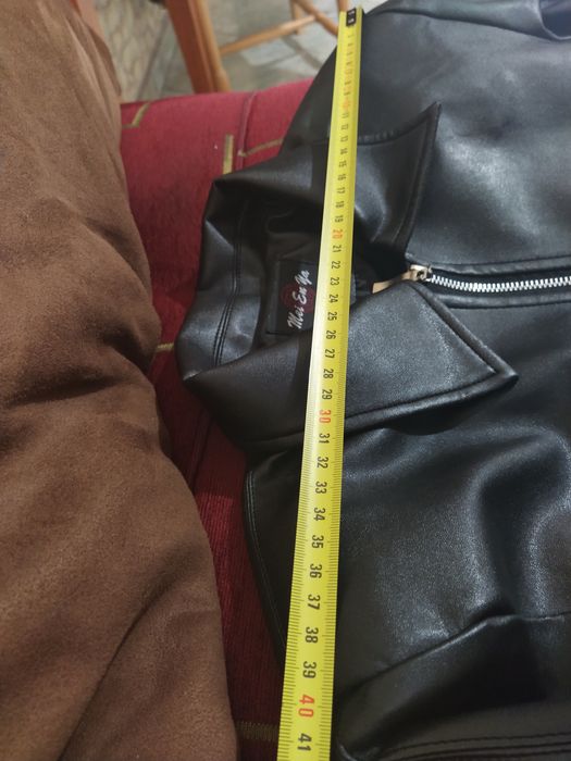 Дамско кожено яке ,, М'' - ка.