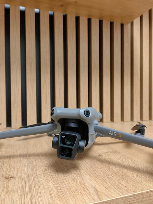 DJI Air 3 Drona 4 K cu Telecomanda DJI RC-N2