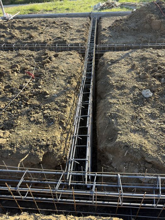 Inchiriez Miniexcavator