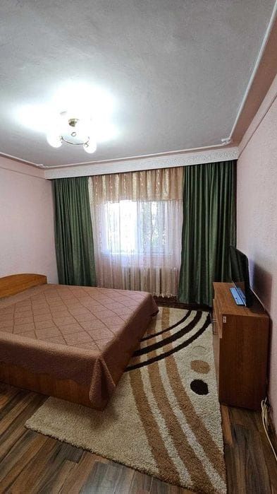 Închiriere apartament 3 camere