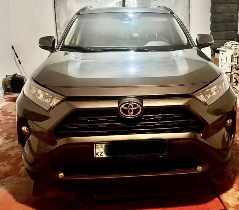 Автомобиль  RAV 4