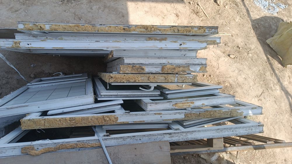 Двери продам бу доборка есть