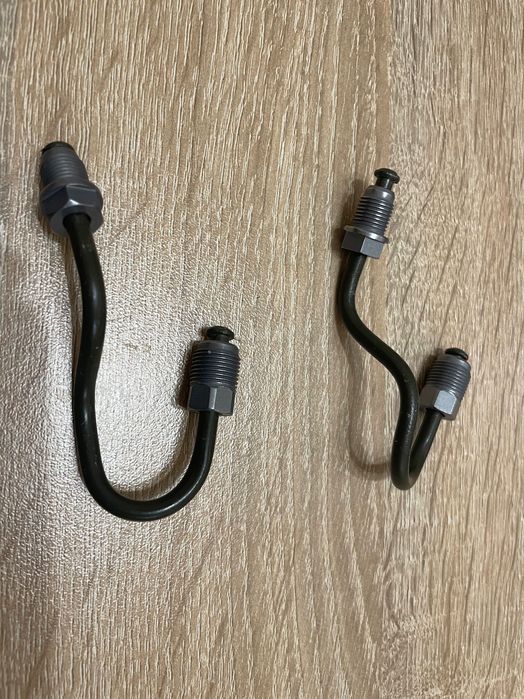 НОВИ Тръбички задни спирачни апарати лява дясна Audi A3 8P Golf 5 Seat