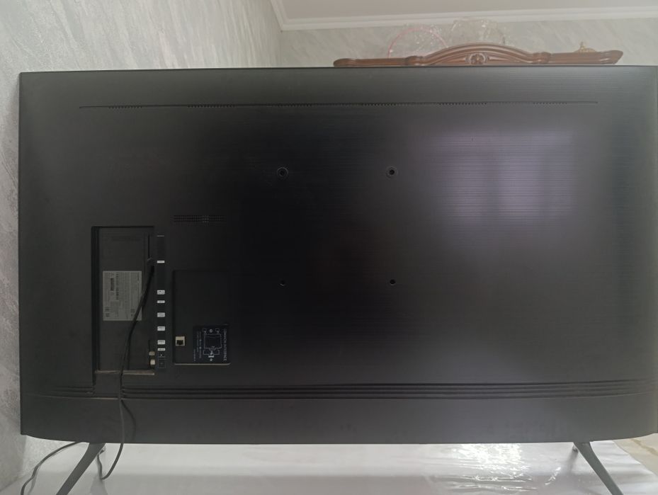 Телевизор на запчасть