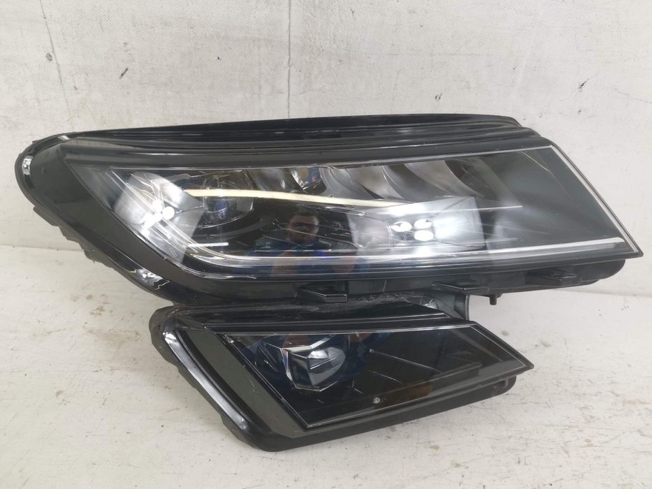 Десен фар Пълен LED Шкода Кодиак / Skoda Kodiaq 1 Оригинален Повреден